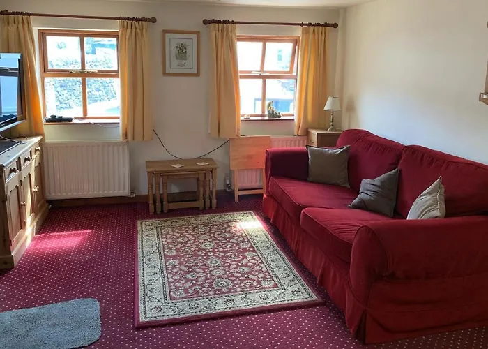 Fox And Hounds Cottage, شقة *